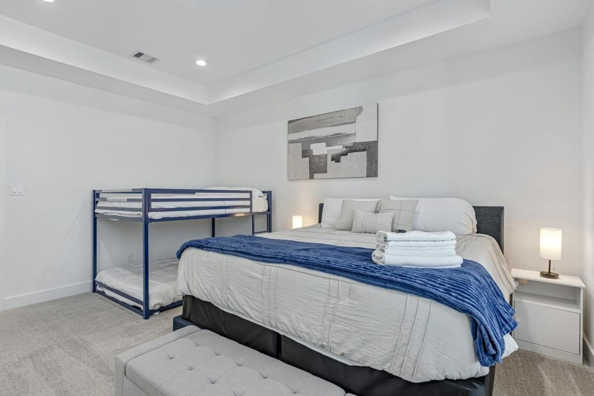 Modern 3Bd Retreat I Near Hotspots I Sleeps 12 Villa Хюстън Екстериор снимка